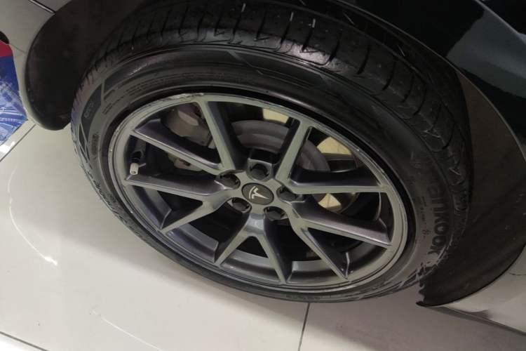 Used Tesla Model 3 2021 Standard Range Rear-Wheel Drive Upgraded Version 3D6 Right Rear Wheel Hub