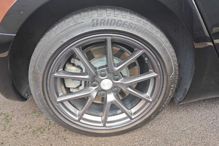 Used Tesla Model 3 2021 Standard Range Rear-Drive Upgraded Version Right Rear Wheel Hub