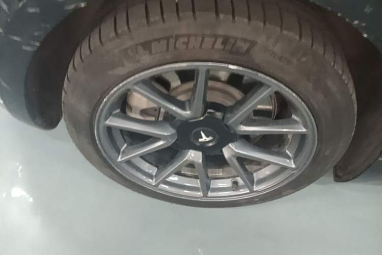 Used Tesla Model 3 2021 Standard Range Rear-Drive Upgraded Version Right Rear Wheel Hub
