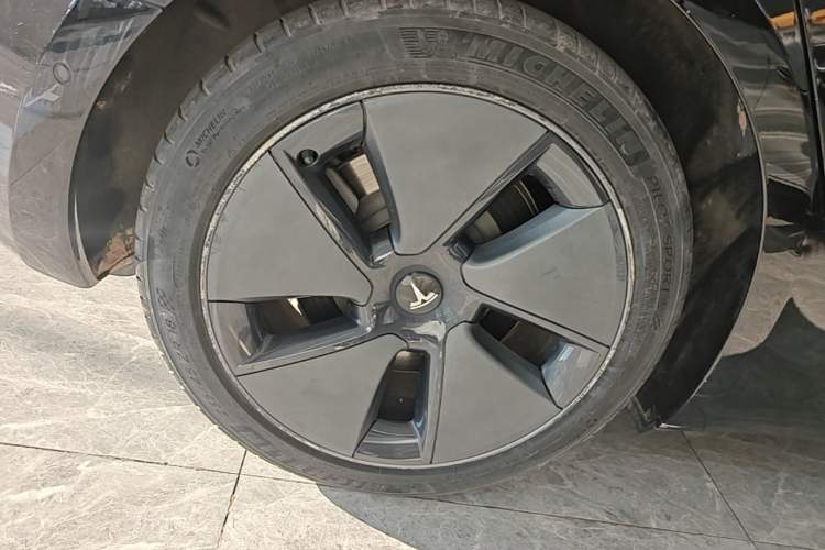 Used Tesla Model 3 2021 Standard Range Rear-Drive Upgraded Version Right Rear Wheel Hub