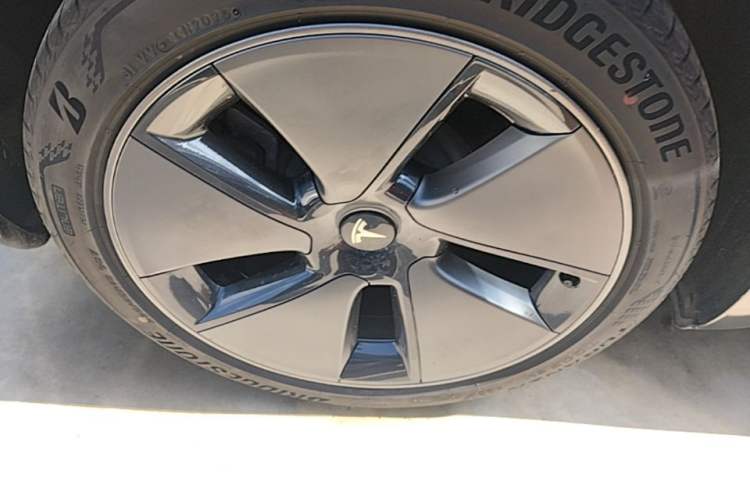Used Tesla Model 3 2021 Standard Range Rear-Wheel Drive Upgraded Version 3D6 Right Rear Wheel Hub