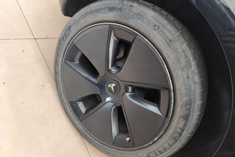 Used Tesla Model 3 2021 Standard Range Rear-Wheel Drive Upgraded Version 3D6 Right Rear Wheel Hub