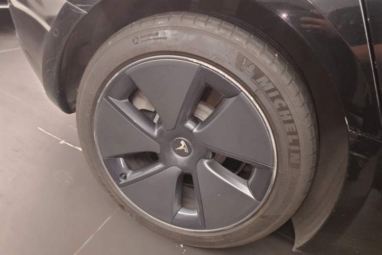 Used Tesla Model 3 2021 Standard Range Rear-Wheel Drive Upgraded Version 3D6 Right Rear Wheel Hub
