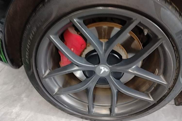 Used Tesla Model 3 2021 Performance High-Performance All-Wheel-Drive Version 3D6 Right Rear Wheel Hub