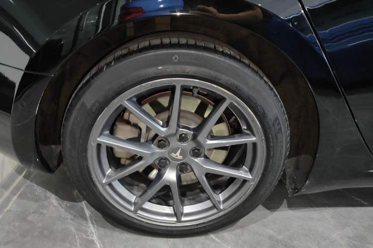 Used Tesla Model 3 2021 Standard Range Rear-Wheel Drive Upgraded Version 3D6 Right Rear Wheel Hub