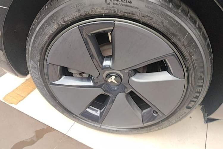 Used Tesla Model 3 2021 Standard Range Rear-Drive Upgraded Version Right Rear Wheel Hub