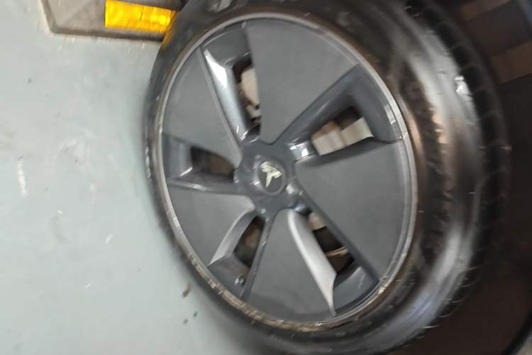 Used Tesla Model 3 2021 Standard Range Rear-Drive Upgraded Version Right Rear Wheel Hub