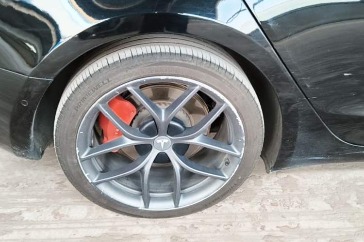 Used Tesla Model 3 2021 Revised Performance Version with All-Wheel Drive 3D1 Right Rear Wheel Hub