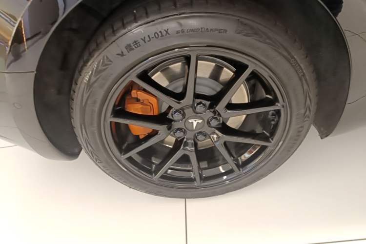 Used Tesla Model 3 2021 Standard Range Rear-Wheel Drive Upgraded Version 3D6 Right Rear Wheel Hub