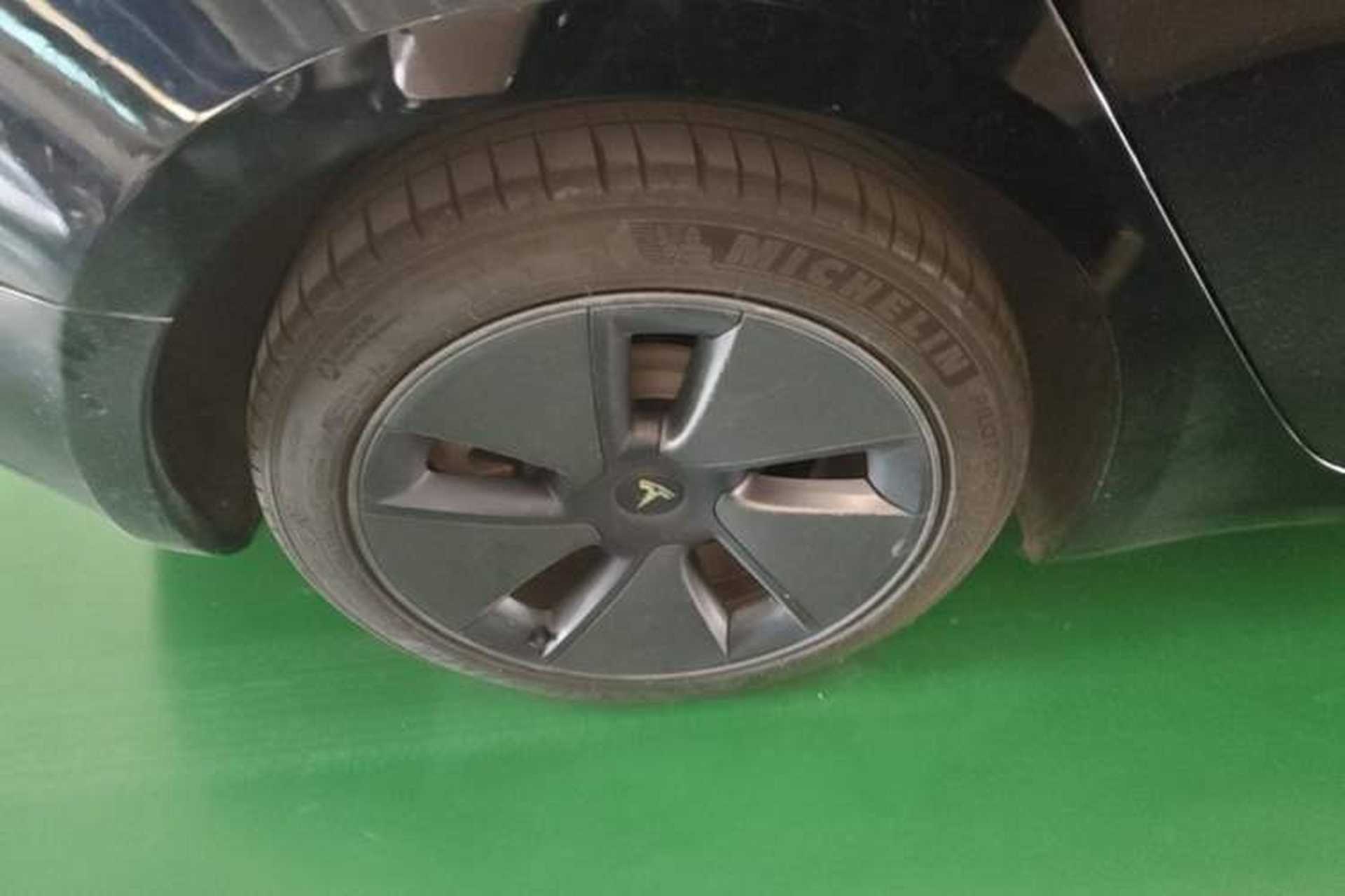 Used Tesla Model 3 2021 Standard Range Rear-Drive Upgraded Version Right Rear Wheel Hub