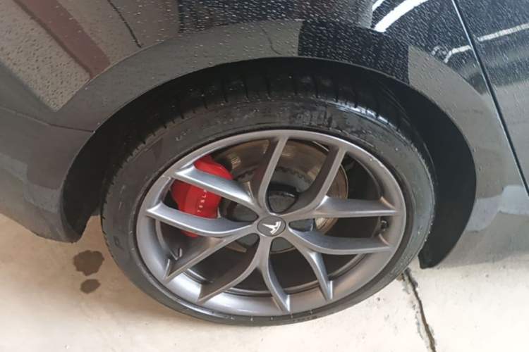 Used Tesla Model 3 2021 Performance High-Performance All-Wheel-Drive Version Right Rear Wheel Hub
