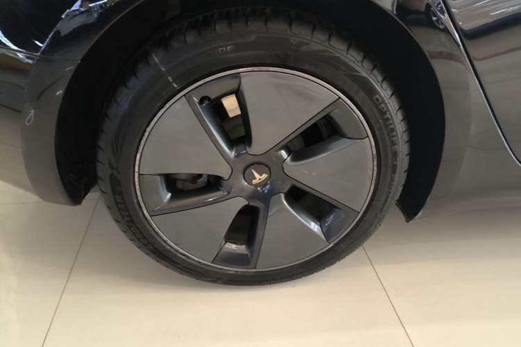Used Tesla Model 3 2021 Standard Range Rear-Wheel Drive Upgraded Version 3D6 Right Rear Wheel Hub