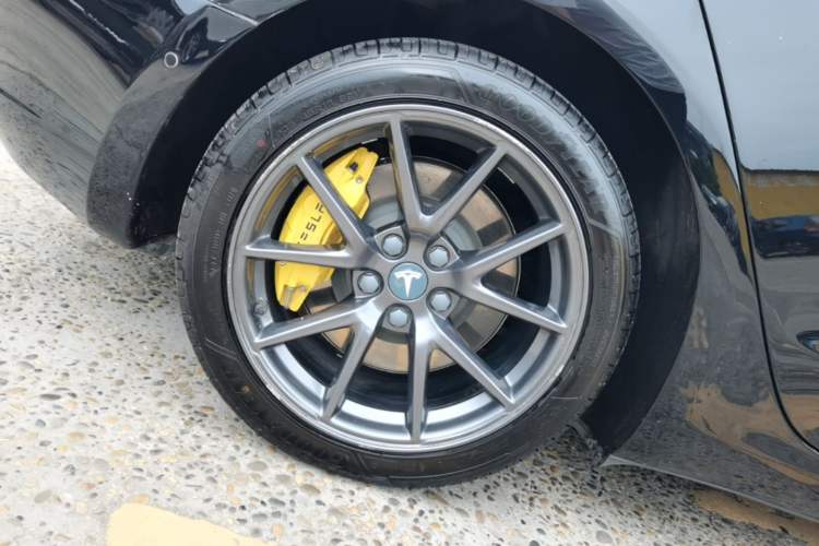 Used Tesla Model 3 2021 Standard Range Rear-Wheel Drive Upgraded Version 3D6 Right Rear Wheel Hub