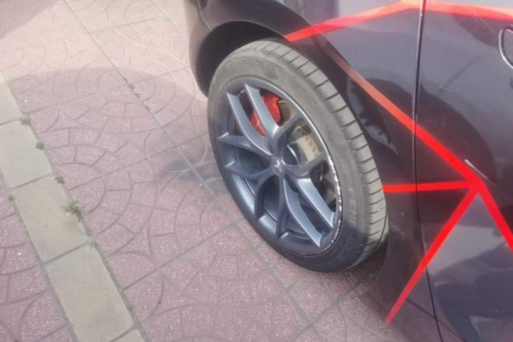 Used Tesla Model 3 2021 Performance High-Performance All-Wheel-Drive Version 3D6 Right Rear Wheel Hub