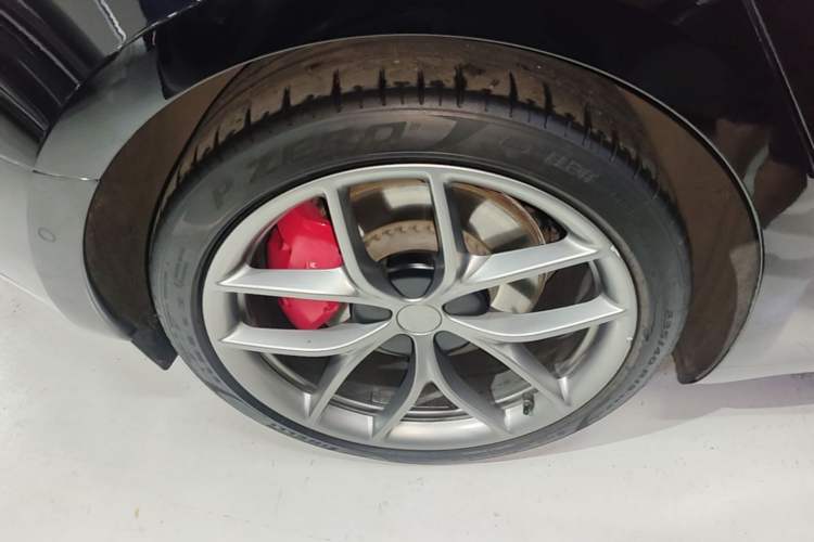 Used Tesla Model 3 2021 Revised Version II – Performance High-Performance All-Wheel-Drive Edition Right Rear Wheel Hub