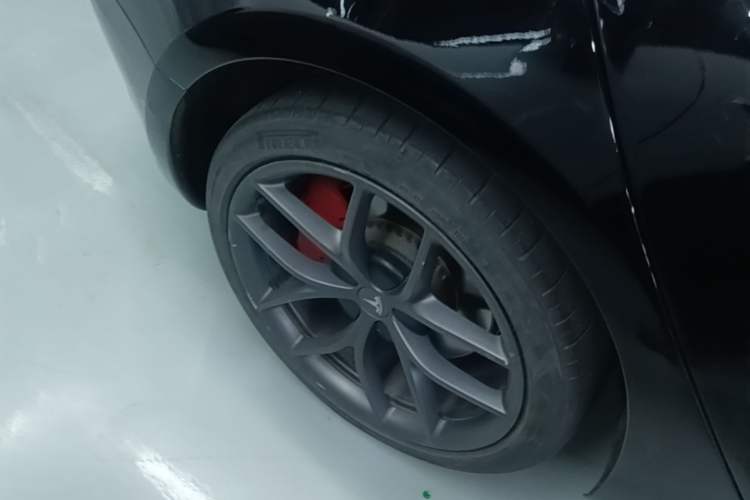 Used Tesla Model 3 2021 Revised Version II – Performance High-Performance All-Wheel-Drive Edition Right Rear Wheel Hub