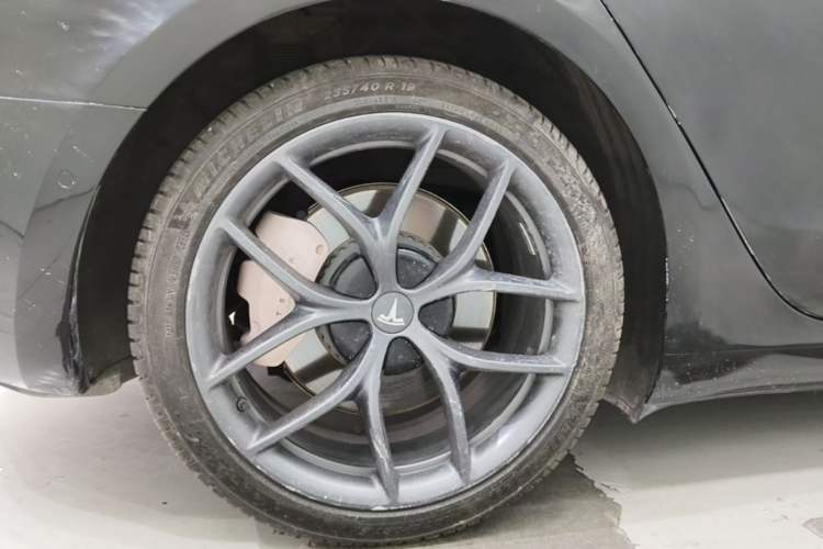 Used Tesla Model 3 2021 Performance High-Performance All-Wheel-Drive Version Right Rear Wheel Hub