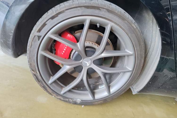 Used Tesla Model 3 2021 Revised Performance Version with All-Wheel Drive 3D1 Right Rear Wheel Hub