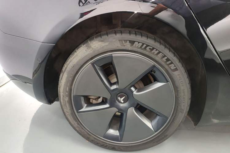Used Tesla Model 3 2021 Standard Range Rear-Wheel Drive Upgraded Version 3D6 Right Rear Wheel Hub