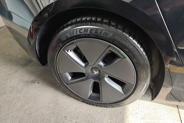 Used Tesla Model 3 2021 Standard Range Rear-Wheel Drive Upgraded Version 3D6 Right Rear Wheel Hub