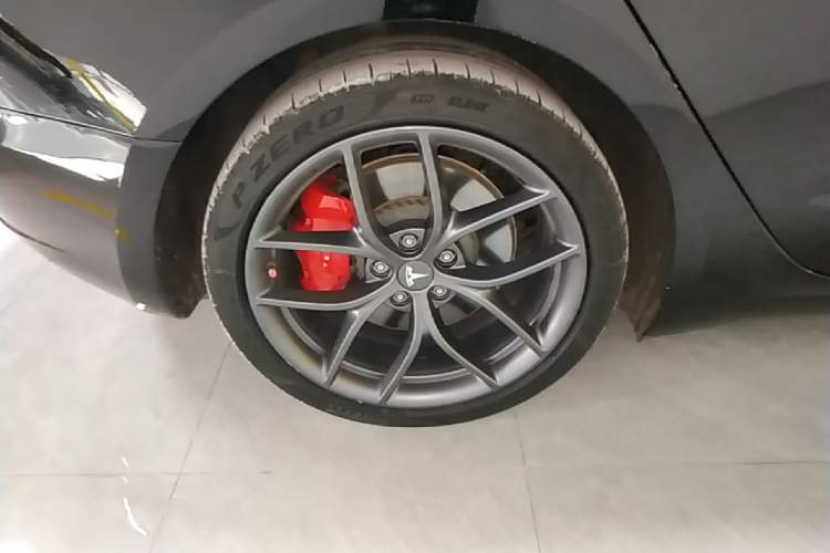 Used Tesla Model 3 2021 Performance High-Performance All-Wheel-Drive Version Right Rear Wheel Hub