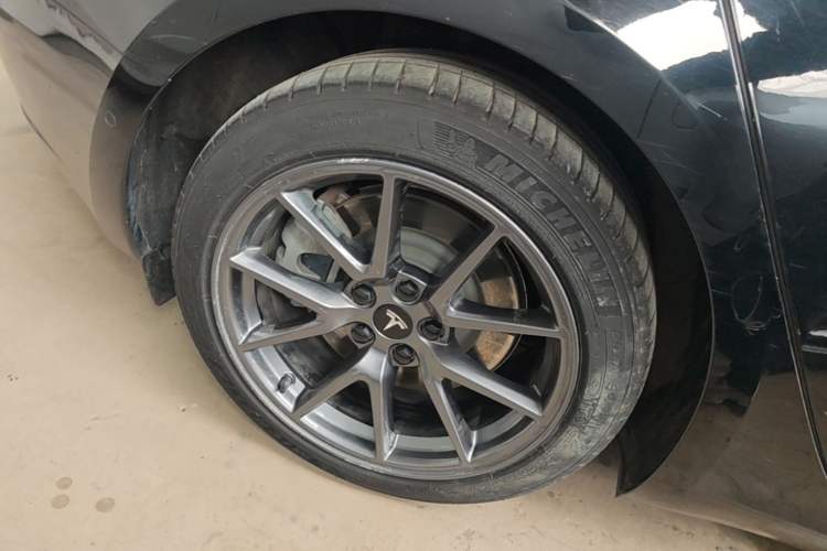 Used Tesla Model 3 2021 Standard Range Rear-Wheel Drive Upgraded Version 3D6 Right Rear Wheel Hub