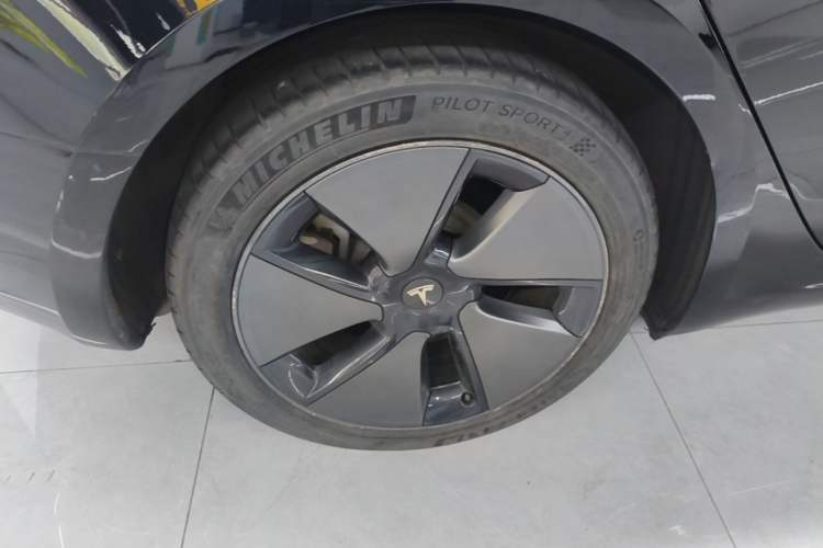 Used Tesla Model 3 2021 Standard Range Rear-Drive Upgraded Version Right Rear Wheel Hub