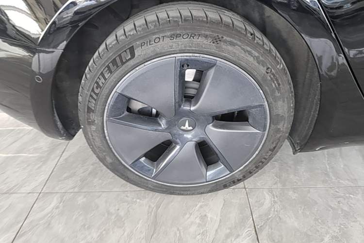 Used Tesla Model 3 2021 Standard Range Rear-Wheel Drive Upgraded Version 3D6 Right Rear Wheel Hub