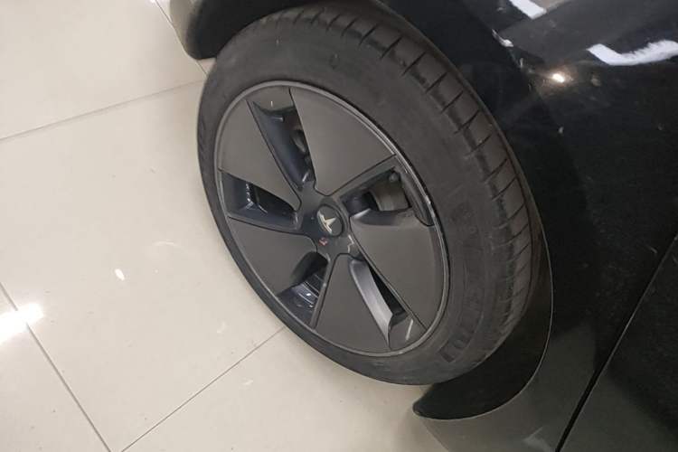 Used Tesla Model 3 2021 Standard Range Rear-Wheel Drive Upgraded Version 3D6 Right Rear Wheel Hub