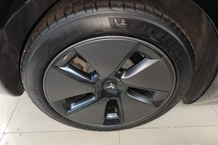 Used Tesla Model 3 2021 Revised Version Standard Range Rear-Wheel Drive Upgraded Edition 3D1 Right Rear Wheel Hub