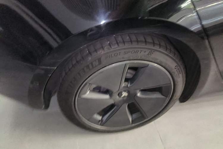 Used Tesla Model 3 2021 Standard Range Rear-Drive Upgraded Version Right Rear Wheel Hub