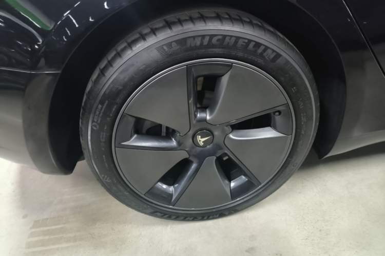 Used Tesla Model 3 2021 Standard Range Rear-Drive Upgraded Version Right Rear Wheel Hub