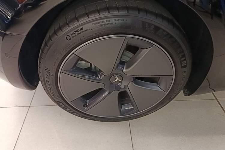 Used Tesla Model 3 2021 Standard Range Rear-Drive Upgraded Version Right Rear Wheel Hub