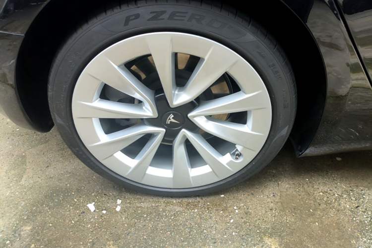 Used Tesla Model 3 2021 Standard Range Rear-Drive Upgraded Version Right Rear Wheel Hub