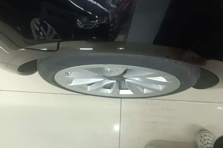 Used Tesla Model 3 2021 Standard Range Rear-Drive Upgraded Version Right Rear Wheel Hub