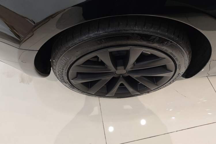 Used Tesla Model 3 2021 Standard Range Rear-Drive Upgraded Version Right Rear Wheel Hub