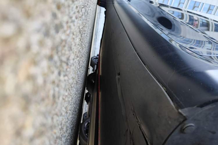 Used Tesla Model 3 2021 Performance High-Performance All-Wheel-Drive Version Right Side Sill