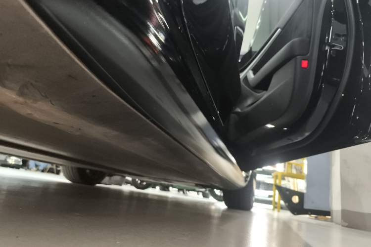 Used Tesla Model 3 2021 Standard Range Rear-Drive Upgraded Version Right Side Sill