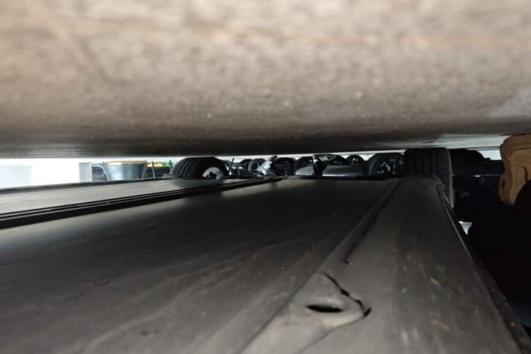 Used Tesla Model 3 2021 Performance High-Performance All-Wheel-Drive Version Right Side Sill