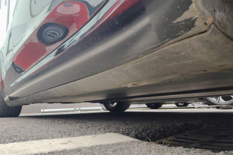 Used Tesla Model 3 2021 Performance High-Performance All-Wheel-Drive Version 3D6 Right Side Sill