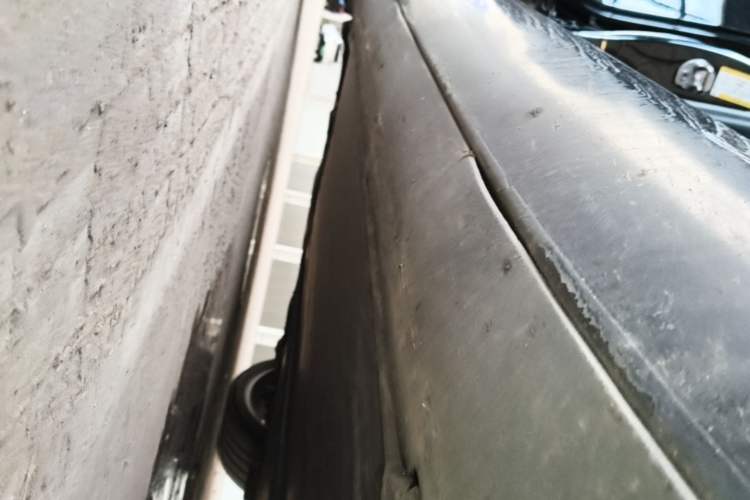 Used Tesla Model 3 2021 Revised Performance Version with All-Wheel Drive 3D1 Right Side Sill
