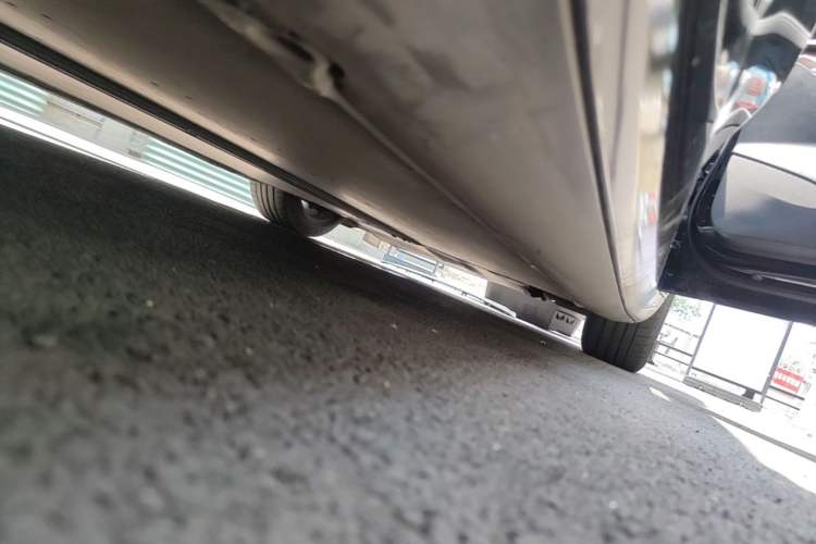 Used Tesla Model 3 2021 Standard Range Rear-Drive Upgraded Version Right Side Sill