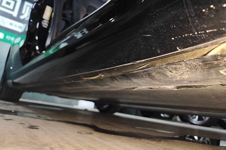 Used Tesla Model 3 2021 Revised Performance Version with All-Wheel Drive 3D1 Right Side Sill