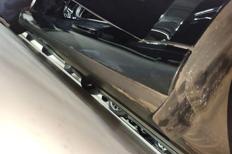 Used Tesla Model 3 2021 Revised Version II – Performance High-Performance All-Wheel-Drive Edition Right Side Sill