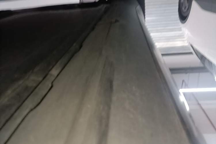 Used Tesla Model 3 2021 Revised Version II – Performance High-Performance All-Wheel-Drive Edition Right Side Sill