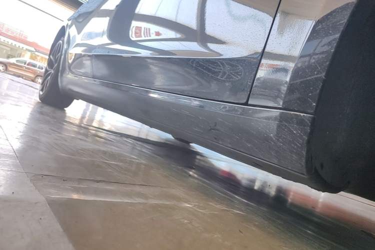 Used Tesla Model 3 2021 Revised Performance Version with All-Wheel Drive 3D1 Right Side Sill