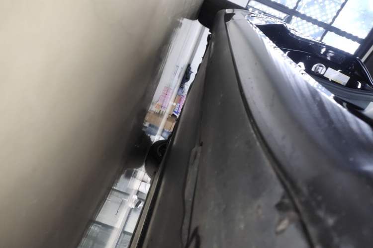 Used Tesla Model 3 2021 Standard Range Rear-Wheel Drive Upgraded Version 3D6 Right Side Sill