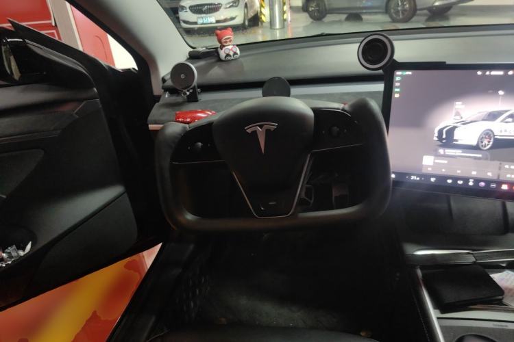 Used Tesla Model 3 2021 Revised Version II – Performance High-Performance All-Wheel-Drive Edition Steering Wheel
