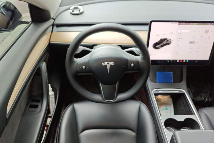 Used Tesla Model 3 2021 Revised Performance Version with All-Wheel Drive 3D1 Steering Wheel