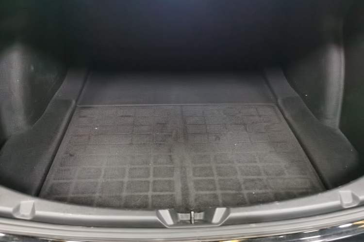Used Tesla Model 3 2021 Performance High-Performance All-Wheel-Drive Version Trunk
